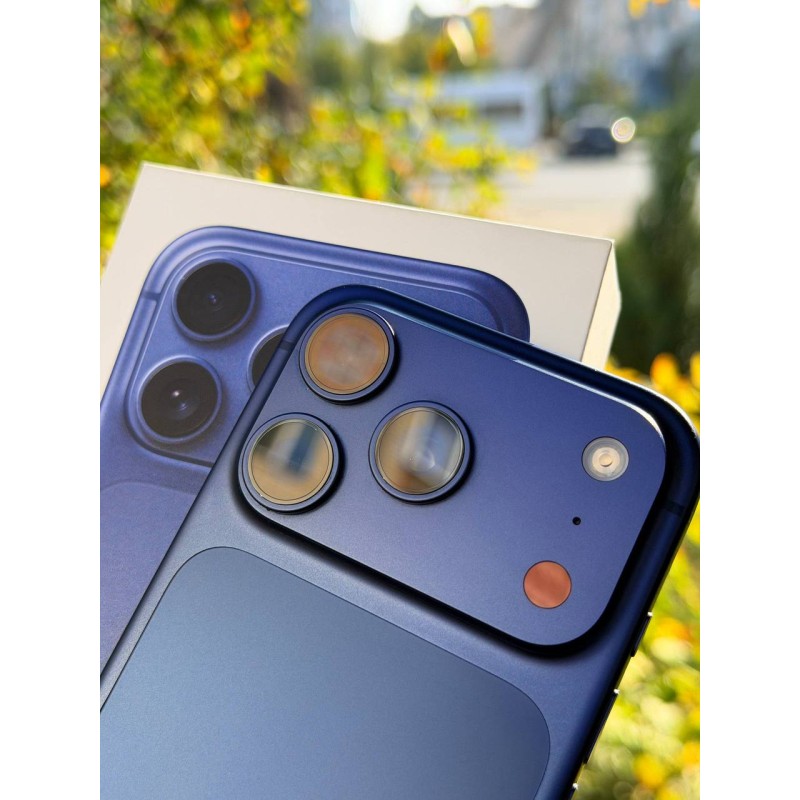 Смартфон Apple iPhone 17 Pro 256Gb (Deep Blue) Б/В