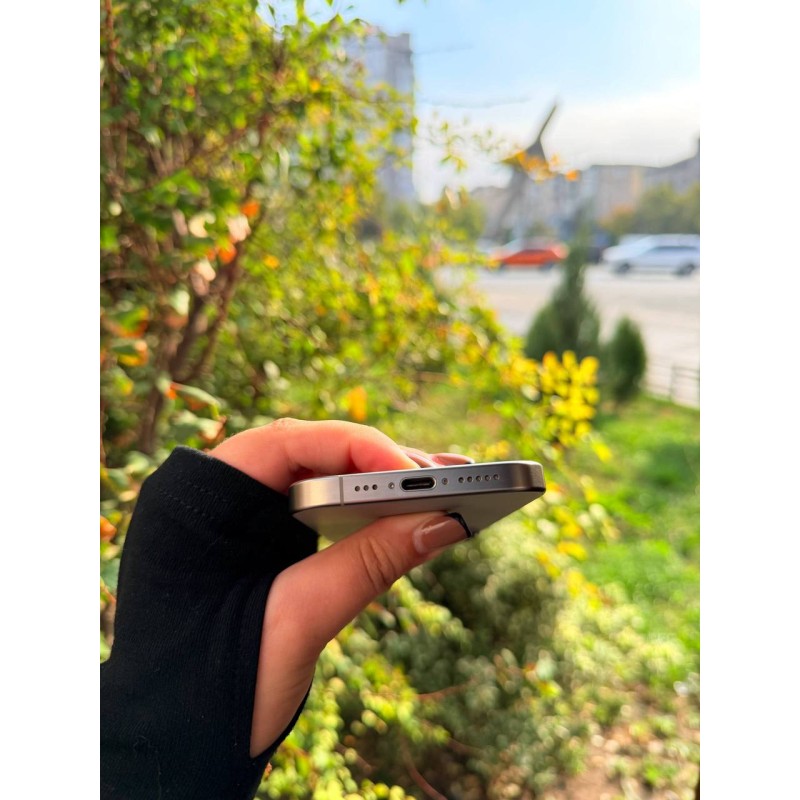 Смартфон Apple iPhone 15 Pro 128Gb (Natural Titanium) Б/В