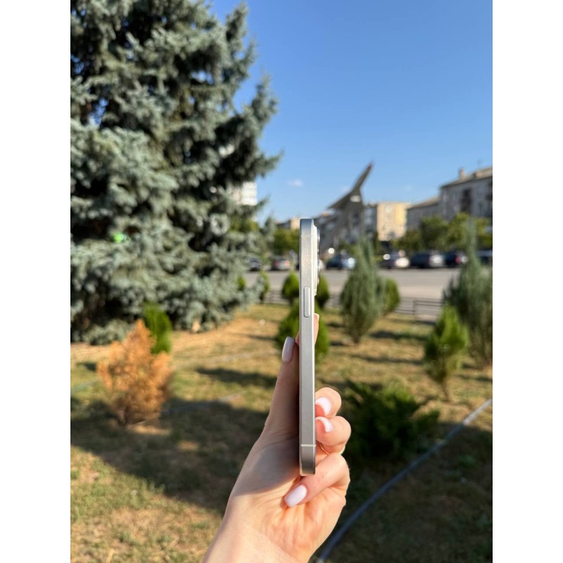 Смартфон Apple iPhone 15 Pro 128Gb (White Titanium) Б/В