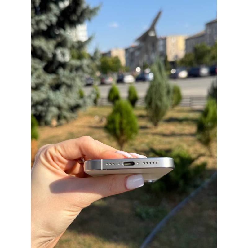 Смартфон Apple iPhone 15 Pro 128Gb (White Titanium) Б/В